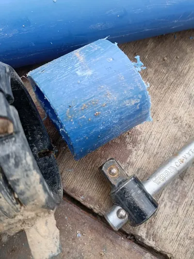 Przygotowanie nowego zgrzewu elektrooporowego na rurze PE